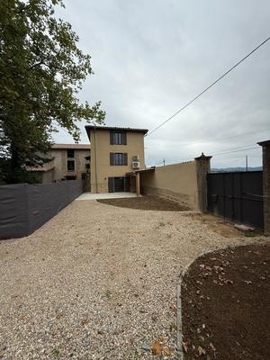 Maison - 180 m² - 6 pièces