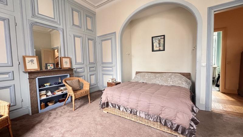 Maison - 300 m² - 15 pièces