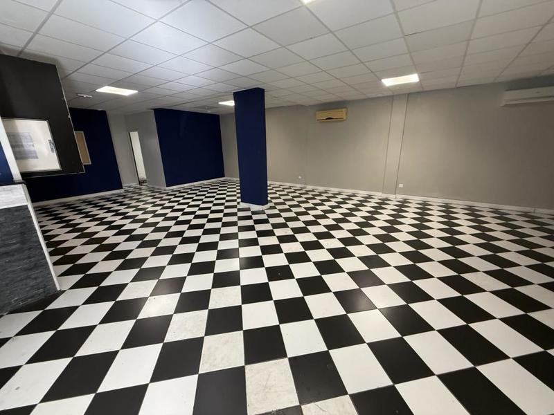 Local commercial - 115 m²