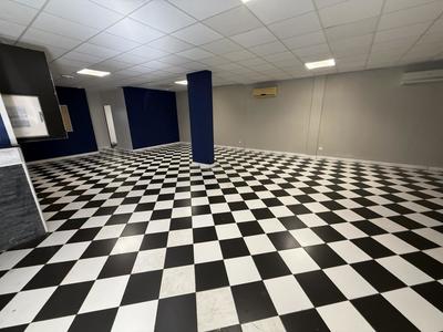 Local commercial - 115 m²