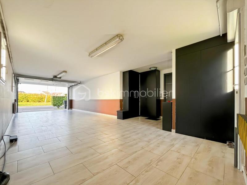 Demeure - 341 m² - 7 pièces