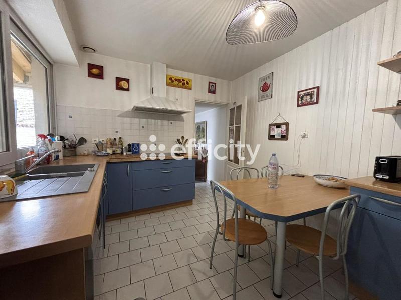 Maison - 200 m² - 9 pièces