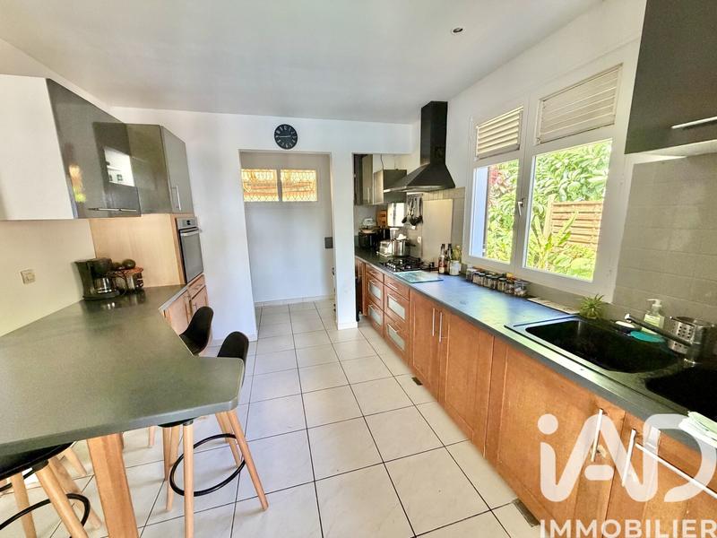 Maison - 95 m² - 5 pièces