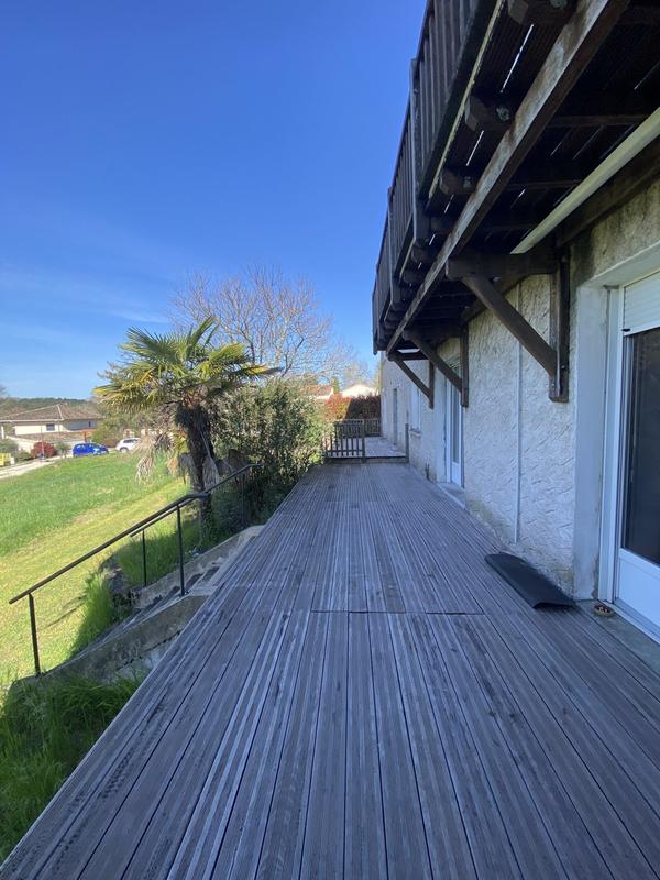 Maison traditionnelle - 280 m² - 11 pièces