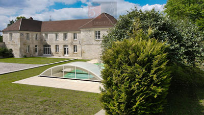 Maison - 400 m² - 8 pièces