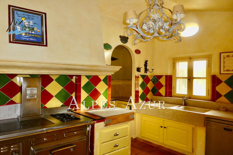 Villa - 251 m² - 5 pièces