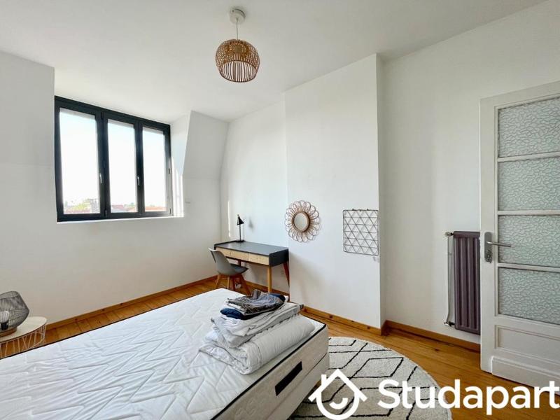 Chambre - 14 m² - 1 pièce