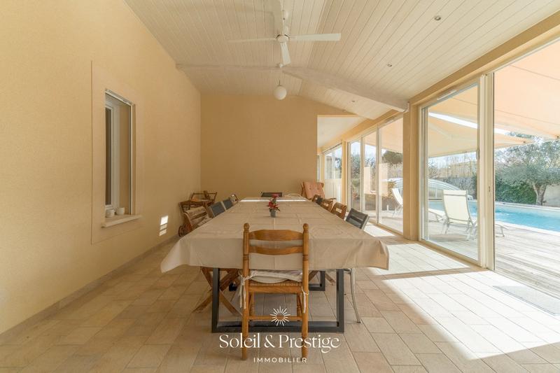 Maison - 220 m² - 5 pièces