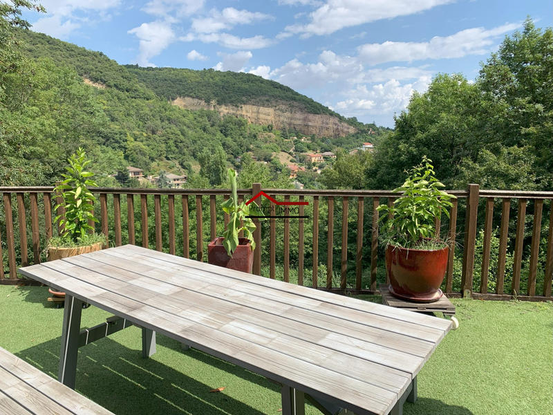 Maison - 229 m² - 7 pièces