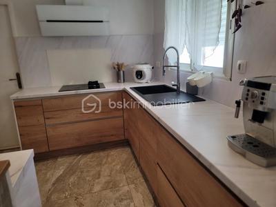 Maison traditionnelle - 155 m² - 6 pièces