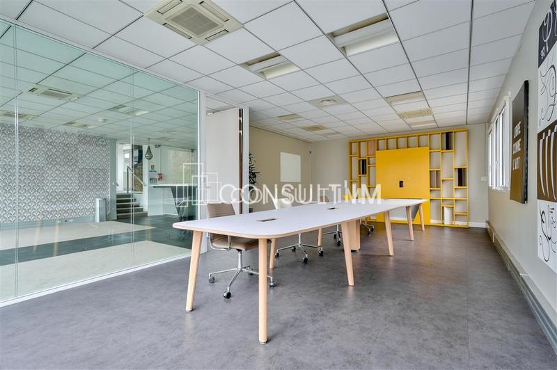 Bureau - 3 258 m²