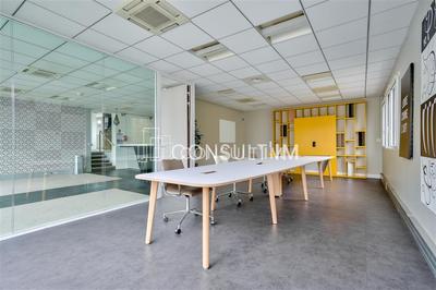 Bureau - 3 258 m²