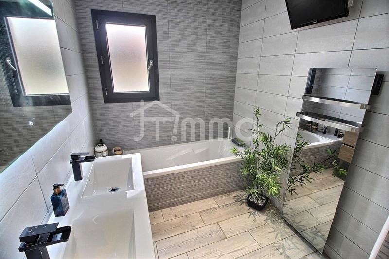 Villa - 155 m² - 5 pièces