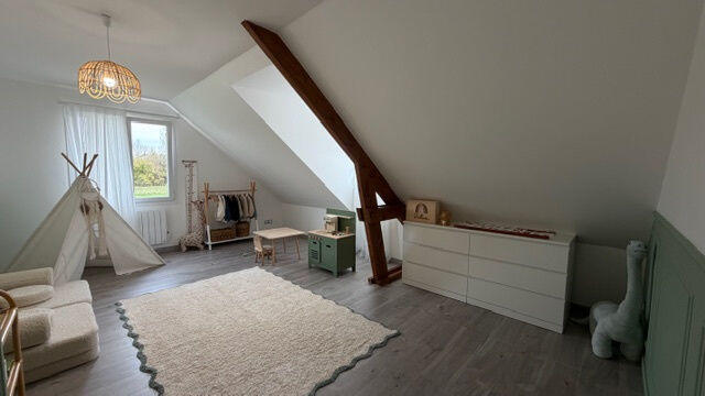 Maison - 290 m² - 9 pièces