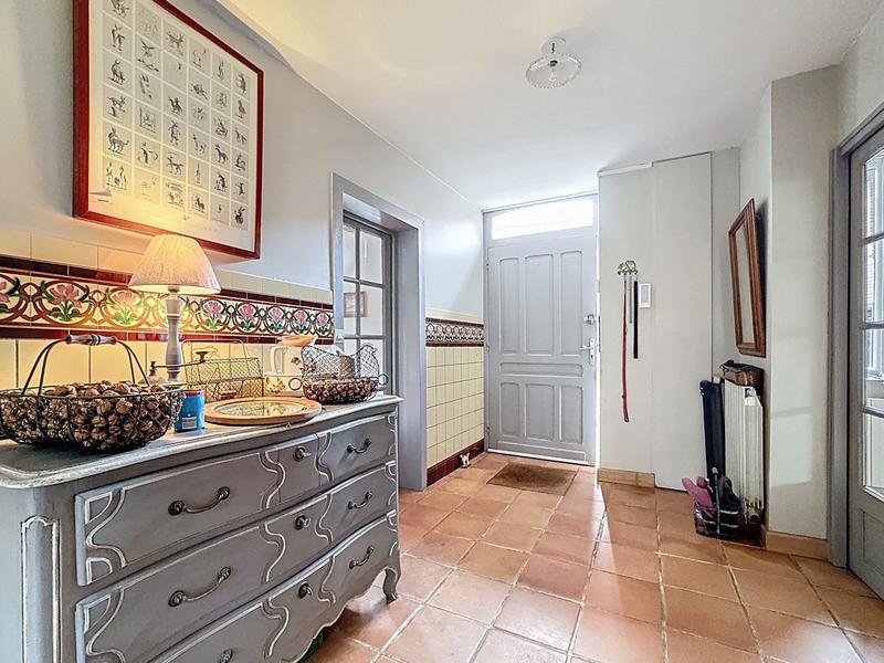 Maison traditionnelle - 347 m² - 12 pièces