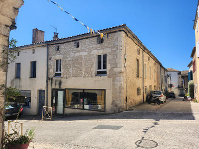 Maison - 265 m² - 10 pièces