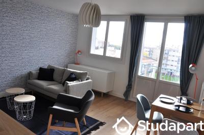 Chambre - 11 m² - 1 pièce