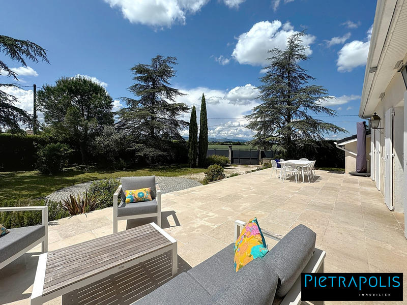 Villa - 285 m² - 8 pièces