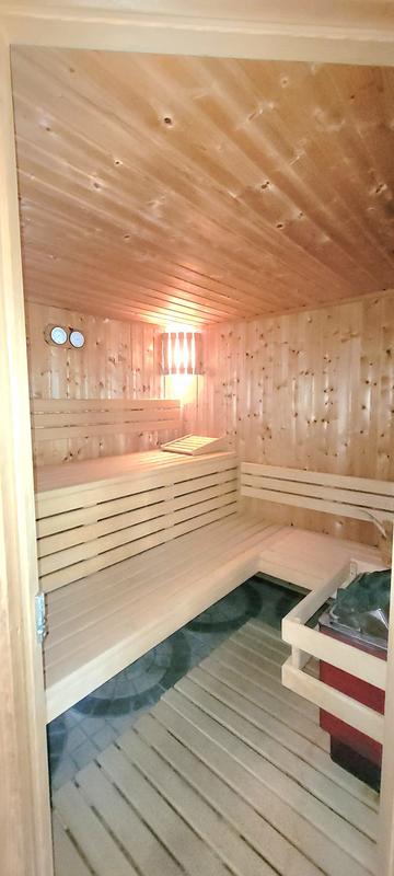 Maison - 250 m² - 9 pièces