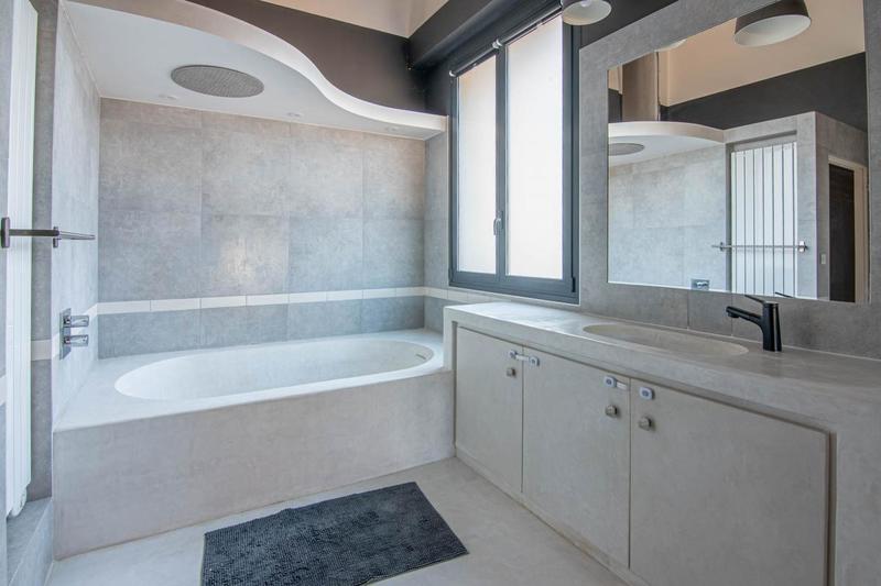 Maison - 288 m² - 7 pièces