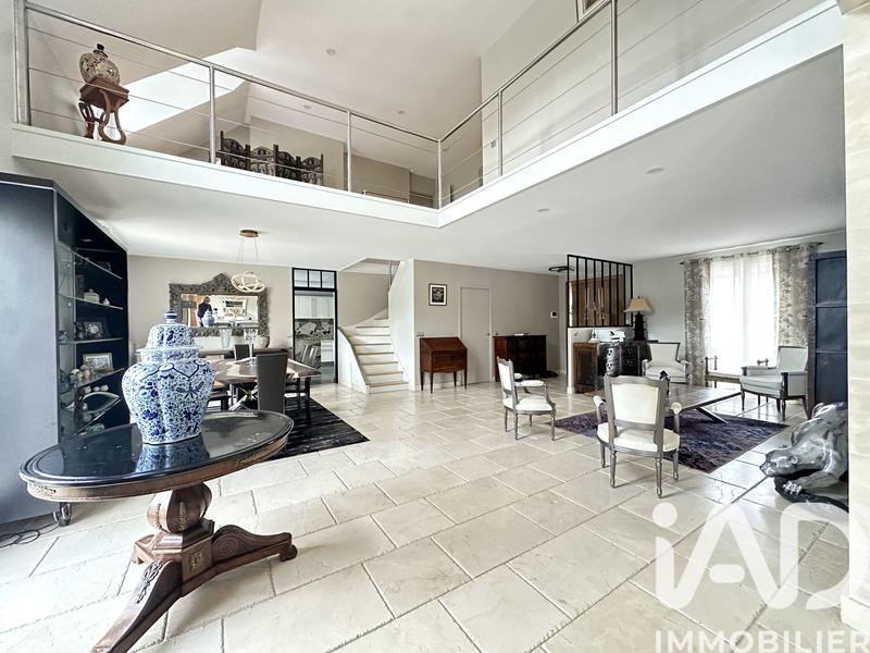 Maison de maîtres - 254 m² - 8 pièces