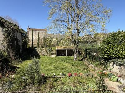 Maison - 287 m² - 12 pièces