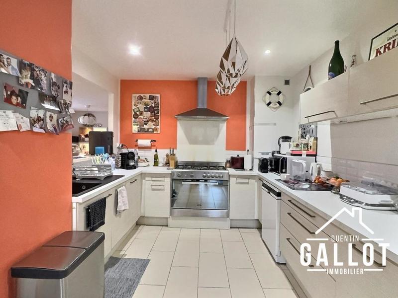 Appartement - 141 m² - 6 pièces