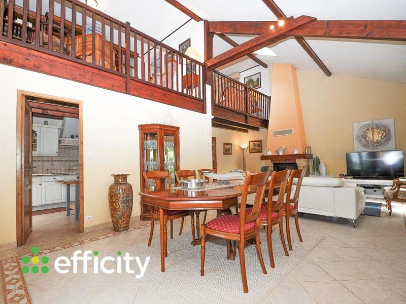 Pavillon - 200 m² - 5 pièces