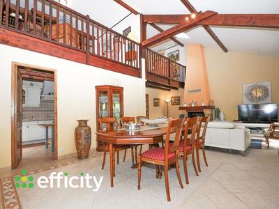 Pavillon - 200 m² - 5 pièces