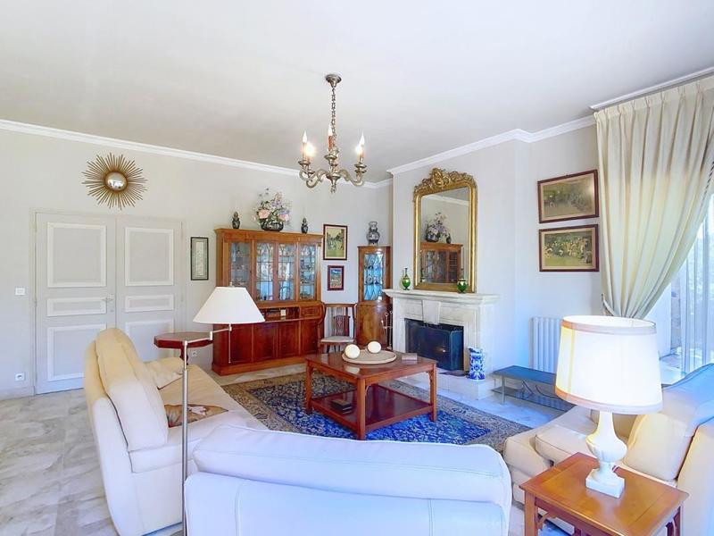 Villa - 273 m² - 9 pièces