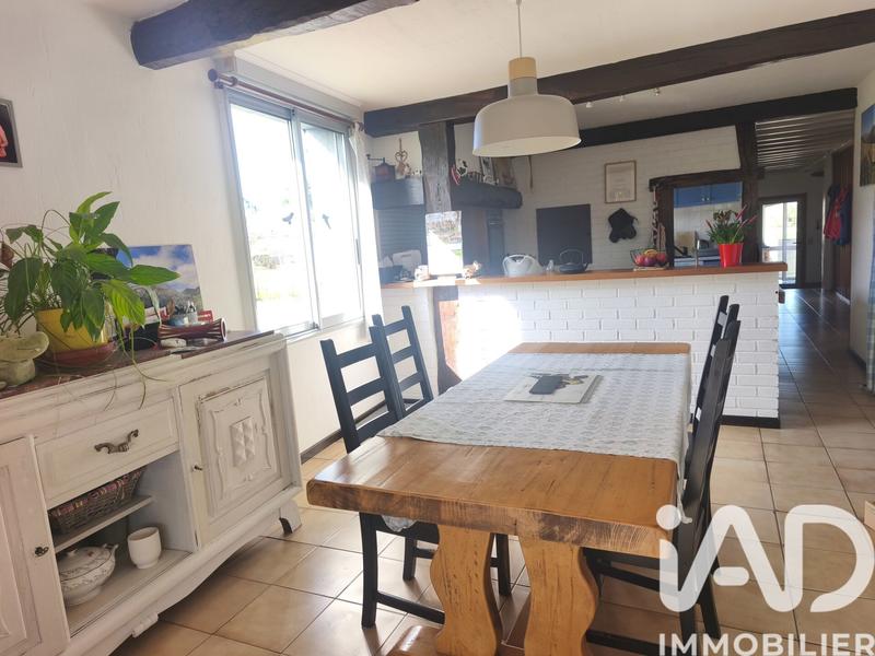 Maison - 237 m² - 8 pièces