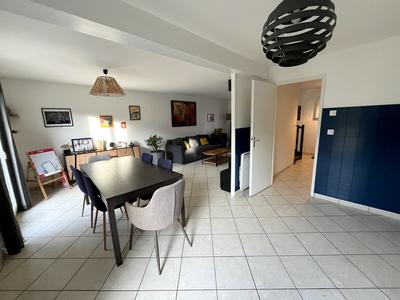 Maison traditionnelle - 102 m² - 6 pièces