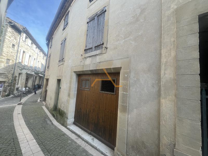 Maison de village - 284 m² - 5 pièces