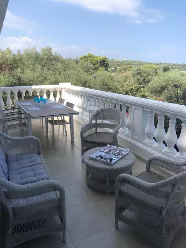 Villa - 260 m² - 7 pièces