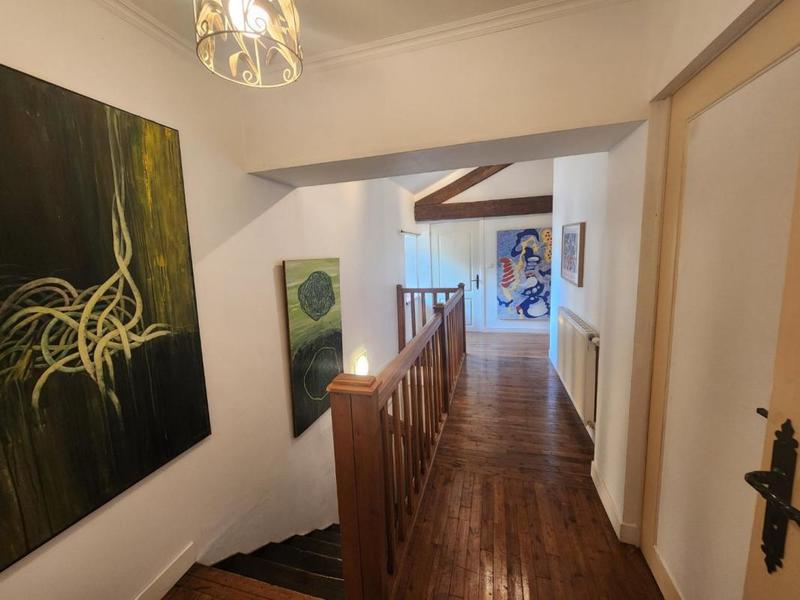 Maison - 360 m² - 12 pièces