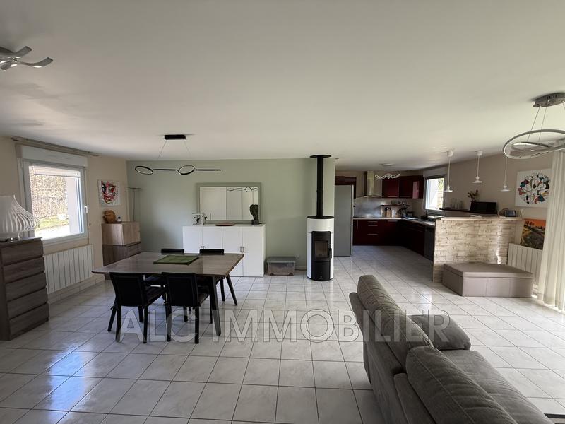 Maison - 90 m² - 5 pièces