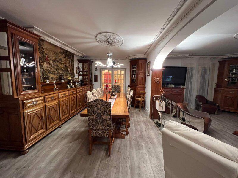 Maison - 380 m² - 12 pièces