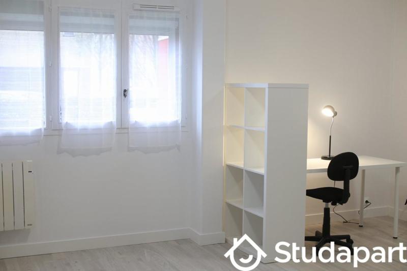Chambre - 9 m² - 1 pièce