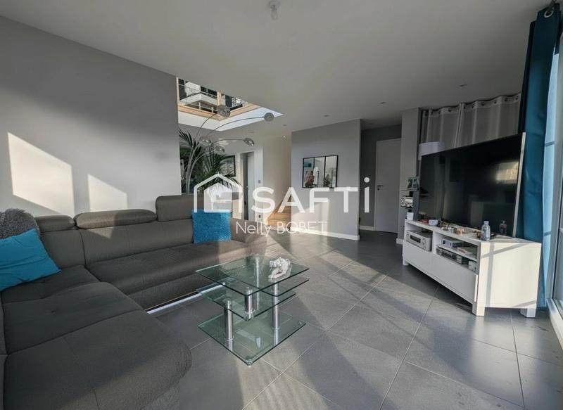 Maison - 95 m² - 5 pièces