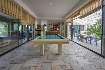 Villa - 320 m² - 8 pièces