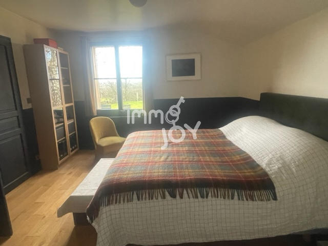 Propriété - 250 m² - 9 pièces