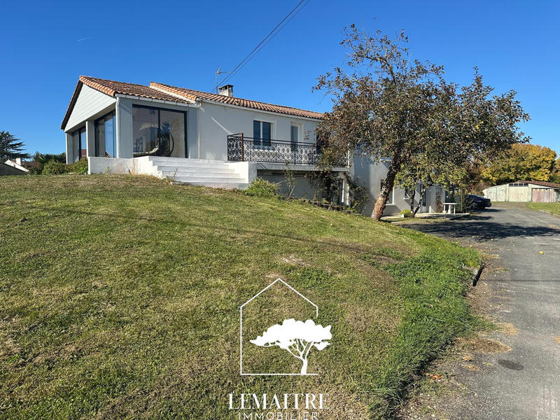 Maison - 288 m² - 10 pièces