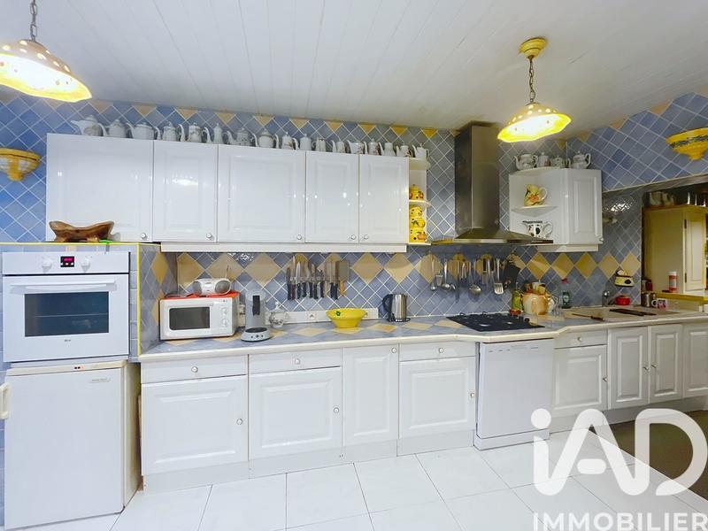 Maison - 280 m² - 8 pièces