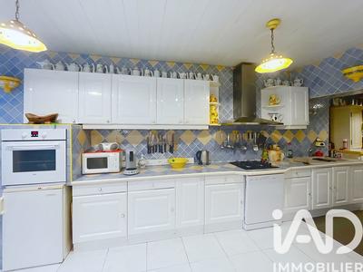 Maison - 280 m² - 8 pièces