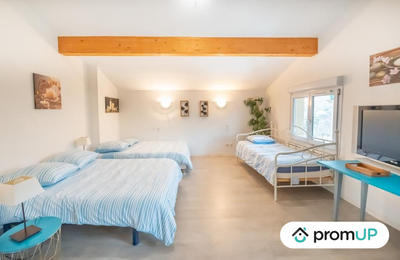 Maison traditionnelle - 260 m² - 8 pièces