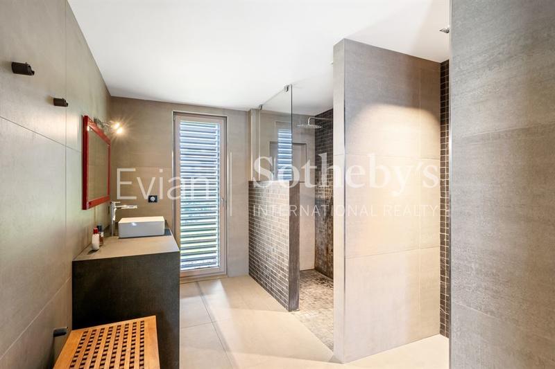 Maison - 302 m² - 7 pièces