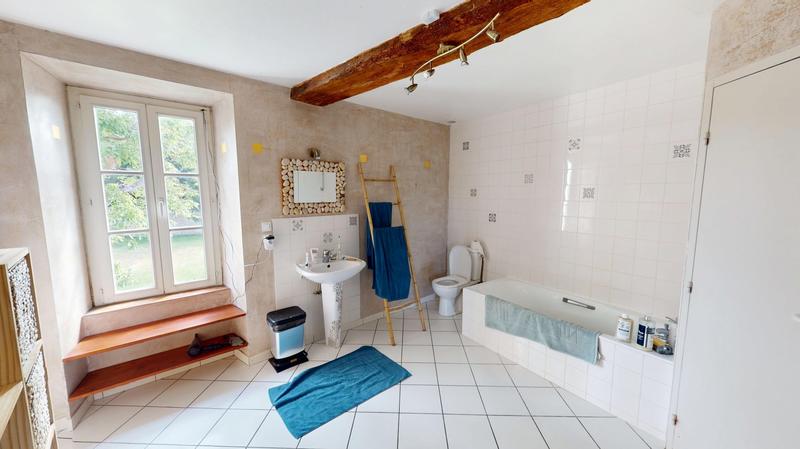 Maison - 231 m² - 7 pièces