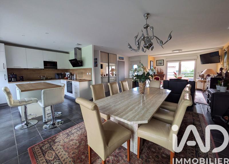 Maison - 97 m² - 4 pièces