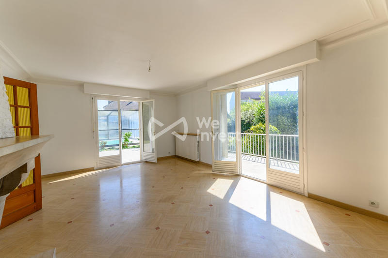 Maison - 180 m² - 8 pièces