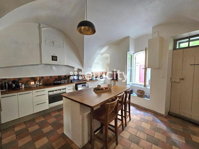 Appartement - 125 m² - 6 pièces